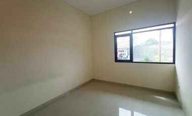Di Sewakan Rumah Baru Siap Huni 5 Kamar di Jl. Kembar Baru Bandung