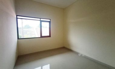 Di Sewakan Rumah Baru Siap Huni 5 Kamar di Jl. Kembar Baru Bandung
