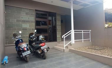 Di Sewakan Rumah Baru Siap Huni 5 Kamar di Jl. Kembar Baru Bandung