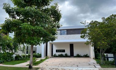 Casa en venta Yucatan Country Club en venta Privada Oasis