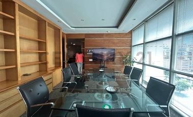 Excelente Oficina en distrito el Golf