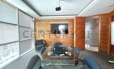 Excelente Oficina en distrito el Golf