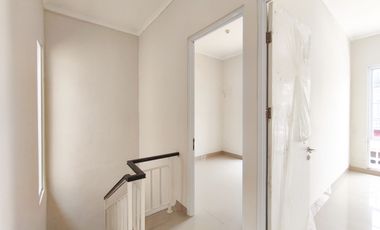 Rumah 2 Lt SHM Bebas Banjir 15 Menit ke RS Kartika Husada J-44708