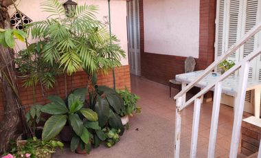 Casa Multifamiliar 6 Amb. Patio y Terraza