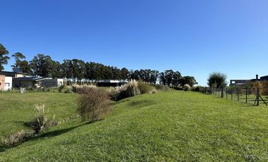 En venta Lote Barrancas de San Benito, Chapadmalal, Fondo de Arroyo.