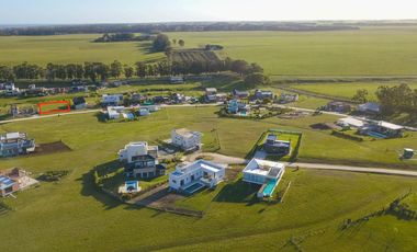 En venta Lote Barrancas de San Benito, Chapadmalal, Fondo de Arroyo.