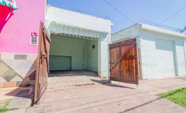 Venta casa con parque y galpón- José León Suarez