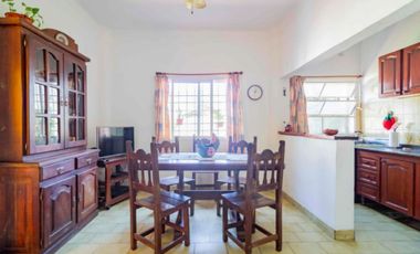 Venta casa con parque y galpón- José León Suarez