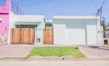 Venta casa con parque y galpón- José León Suarez
