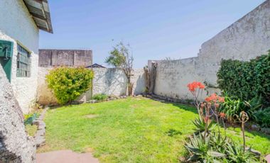 Venta casa con parque y galpón- José León Suarez