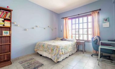 Venta casa con parque y galpón- José León Suarez