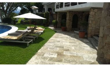 CASA EN VENTA A ORILLA DEL LAGO 