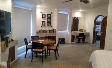 CASA EN VENTA A ORILLA DEL LAGO 