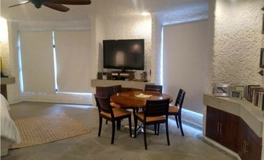 CASA EN VENTA A ORILLA DEL LAGO 