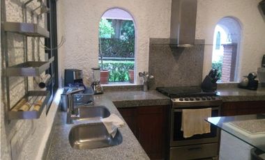 CASA EN VENTA A ORILLA DEL LAGO 
