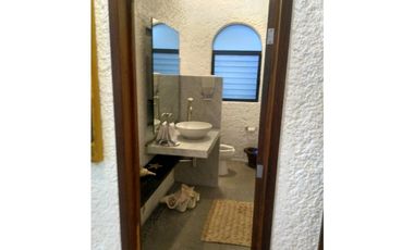 CASA EN VENTA A ORILLA DEL LAGO 