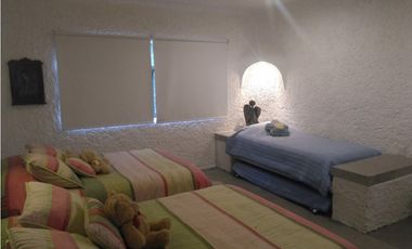 CASA EN VENTA A ORILLA DEL LAGO 