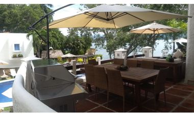 CASA EN VENTA A ORILLA DEL LAGO 