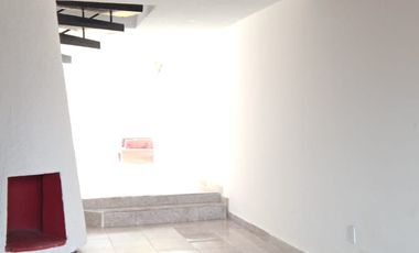 PLAYA BONITA # 11 CASA 11-B COL. MILITAR MARTE