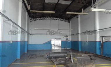 BARBARO ALQUILA GALPON EN VILLA LYNCH SALIDA A DOS CALLES