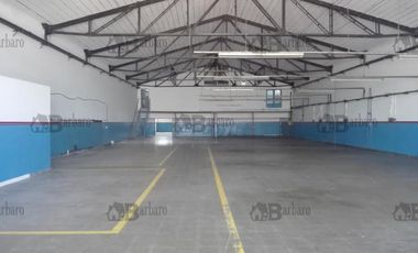 BARBARO ALQUILA GALPON EN VILLA LYNCH SALIDA A DOS CALLES