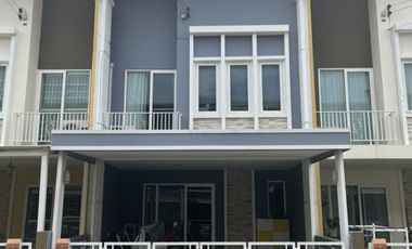 4 Bedroom Townhouse for sale at Golden Town Ramkhamhaeng-Wongwaen