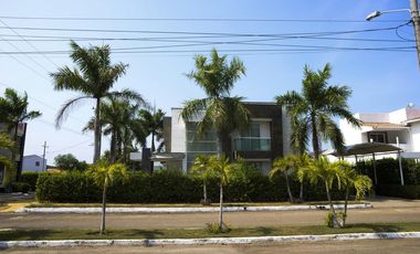 casa en venta en santo tomas. Cod V85160