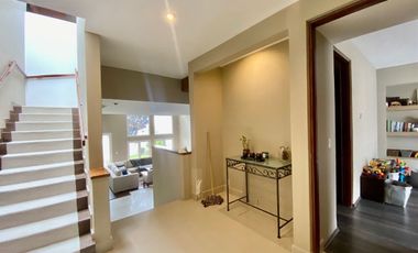 SE VENDE CASA EN FIESOLE INTERLOMAS