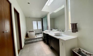 SE VENDE CASA EN FIESOLE INTERLOMAS