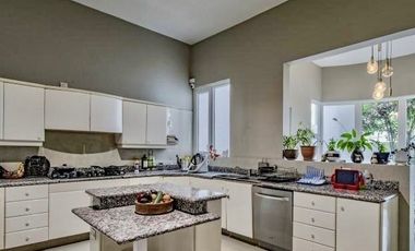 SE VENDE CASA EN FIESOLE INTERLOMAS