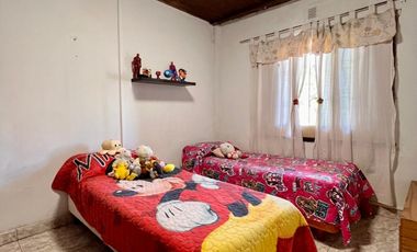 Casa de 4 AMBIENTES ubicada a 150 metros de la calle Figueroa