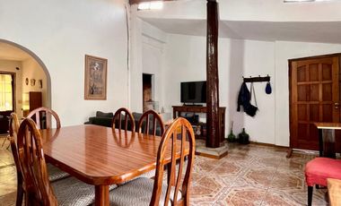 Casa de 4 AMBIENTES ubicada a 150 metros de la calle Figueroa