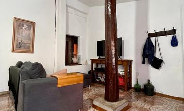 Casa de 4 AMBIENTES ubicada a 150 metros de la calle Figueroa