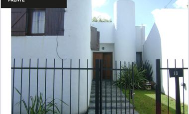 Casa 3 amb. con jardin.