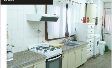 Casa 3 amb. con jardin.