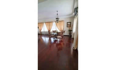 Sea Confiable Vende Casa con cuatro apartamentos en Margarita Colon