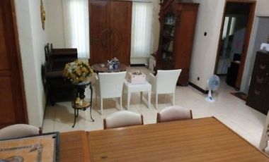 Rumah Semi Furnished di Semolowaru Elok, Strategis