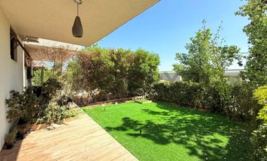 Townhouse en arriendo Casaterra Valle Lo Campino