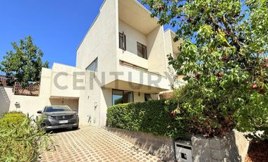 Townhouse en arriendo Casaterra Valle Lo Campino