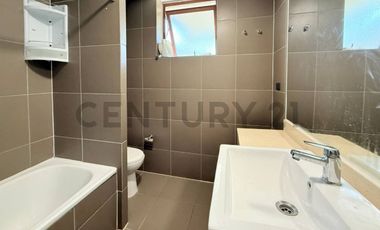 Townhouse en arriendo Casaterra Valle Lo Campino