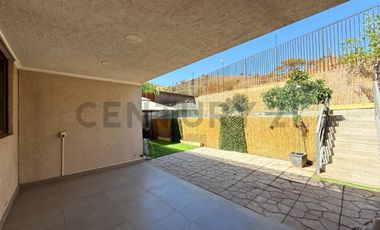 Townhouse en arriendo Casaterra Valle Lo Campino