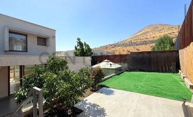 Townhouse en arriendo Casaterra Valle Lo Campino