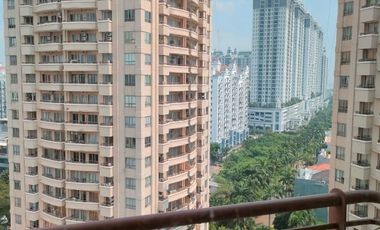 DIJUAL CEPAT !! Apt. Paladian Lantai Rendah Bagus dan Rapih View City , Bisa Nego , Bisa DISEWAKAN