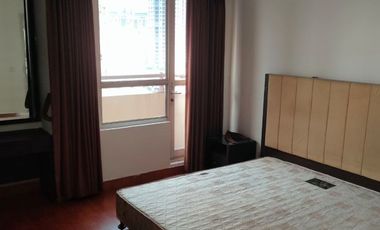 DIJUAL CEPAT !! Apt. Paladian Lantai Rendah Bagus dan Rapih View City , Bisa Nego , Bisa DISEWAKAN