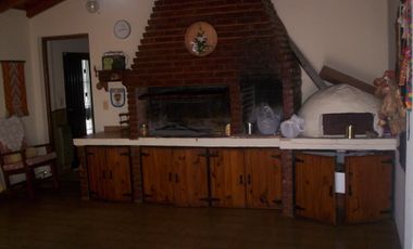 Chalet ubicado a 600 metros de Avenida Hipolito Yrigoyen