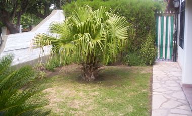 Chalet ubicado a 600 metros de Avenida Hipolito Yrigoyen