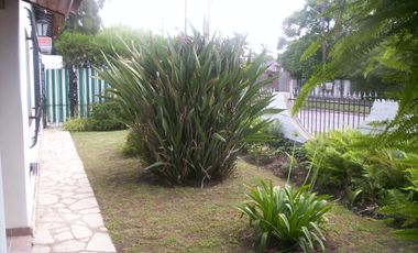 Chalet ubicado a 600 metros de Avenida Hipolito Yrigoyen
