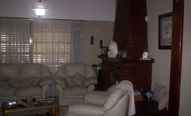 Chalet ubicado a 600 metros de Avenida Hipolito Yrigoyen
