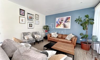 Casa en venta de 4 dorm. 5 baños en Piedra Roja