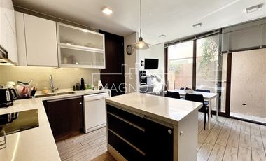 Casa en venta de 4 dorm. 5 baños en Piedra Roja